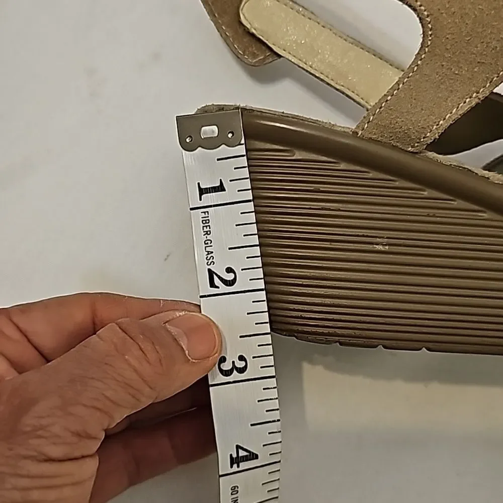 Skechers arch fit wedge platform sandals size‎ 9 Tan